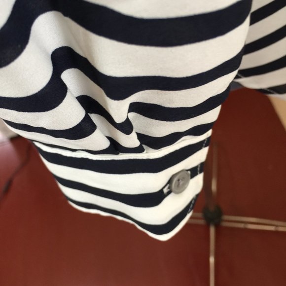 Ann Taylor Loft Women's Navy and Cream Striped Shirt Size M - Picture 4 of 6